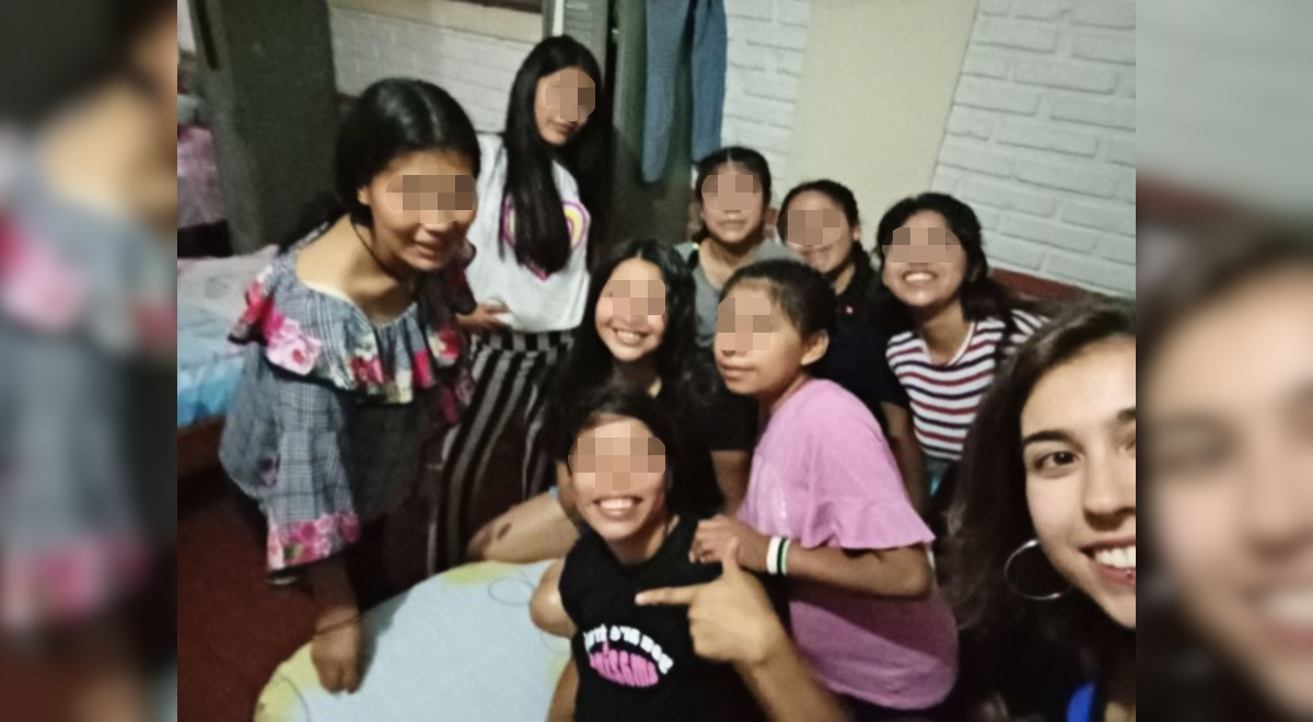 Voluntaria con adolescentes