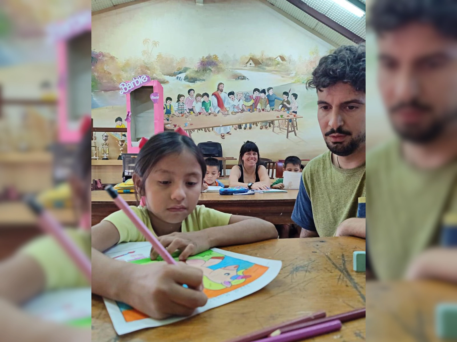 Voluntario en soporte escolar