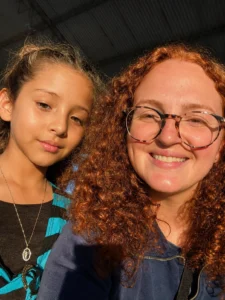 LAIA GUERRERO CON UNA NIÑA - 2024